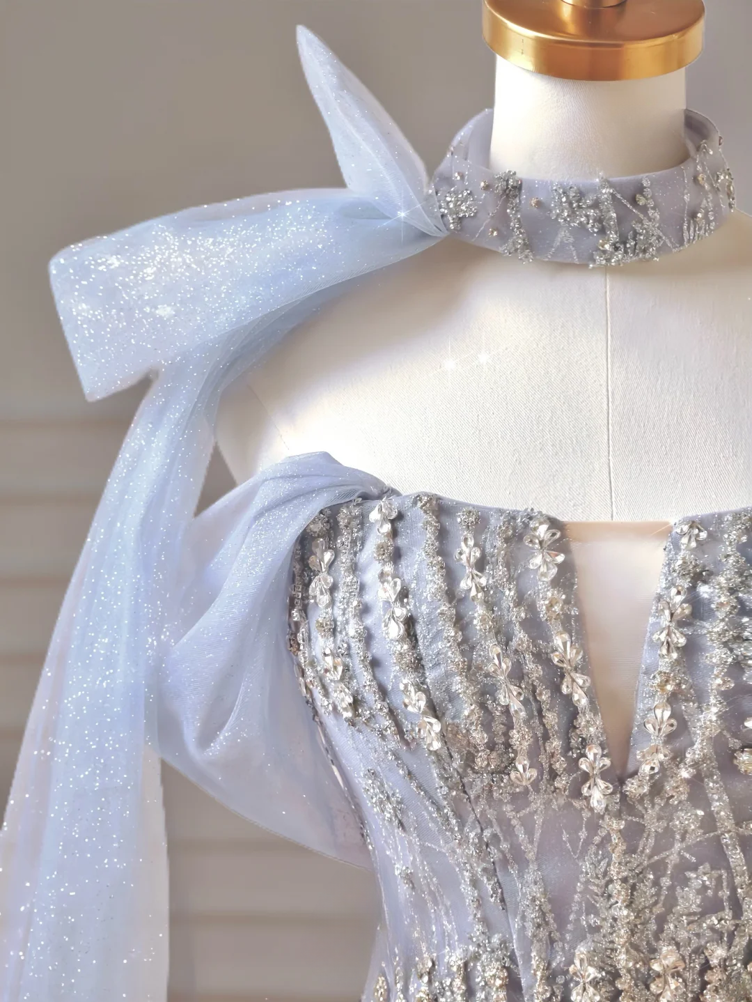 Robe de bal élégante et discrète, bustier à sequins bleu ciel clair, coupe ajustée, robe longue de soirée formelle pour adolescentes et lycéennes (AQ023)