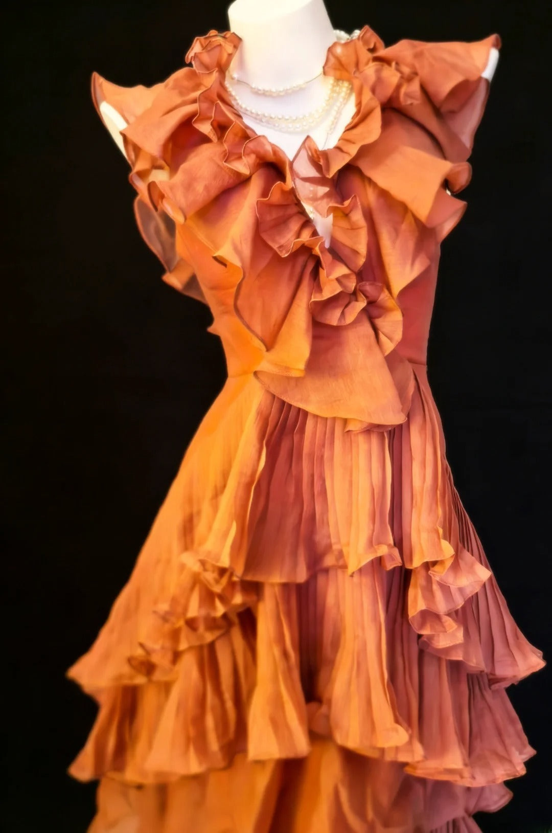 Robe de soirée longue sirène vintage années 90, décolleté en V et volants superposés, idéale pour un bal de promo ou un 20e anniversaire (AS024)