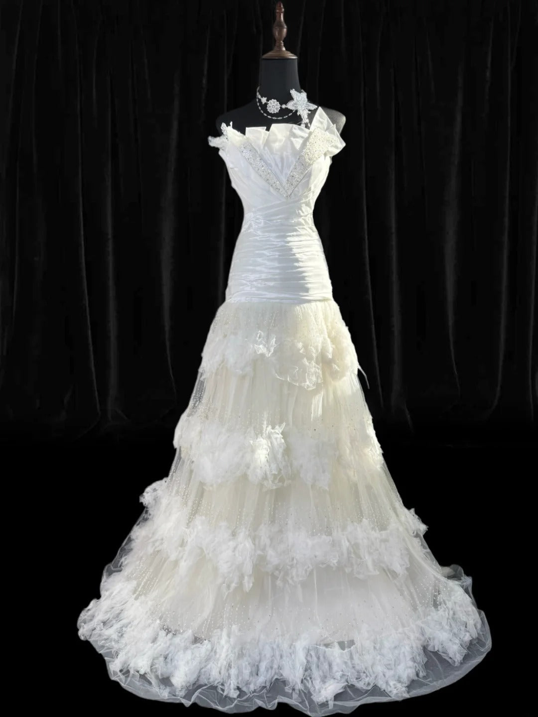 Robe de mariée sirène intemporelle pour femme, bustier sans manches, en tulle blanc à volants plissés et perles, coupe longue vintage années 1920 AS024