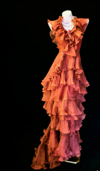 Robe de soirée longue sirène vintage années 90, décolleté en V et volants superposés, idéale pour un bal de promo ou un 20e anniversaire (AS024)
