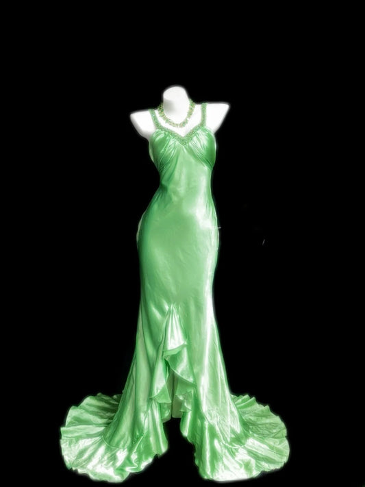 Modest Prom Dresses Mermaid V Neck Green Backless With Ruffles Satin Long Evening Formal Outfits RB3367