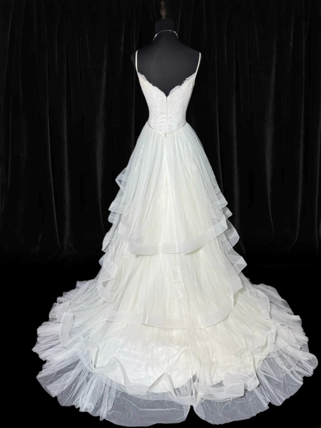 Ethereal Wedding Gowns Brautkleider Ballkleid Spaghettiträger für die Braut Tüll Weiß Brautkleid in Petite/Plus Size mit Spitze für Damen AS025