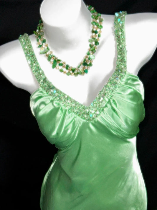 Modest Prom Dresses Mermaid V Neck Green Backless With Ruffles Satin Long Evening Formal Outfits RB3367