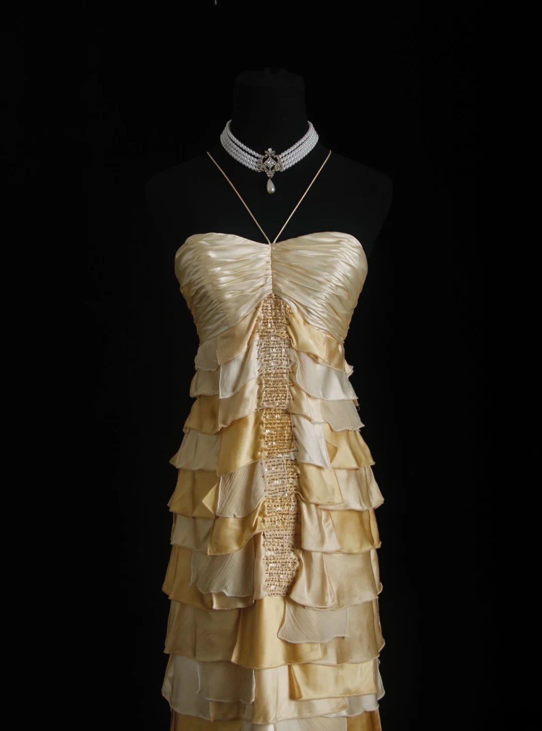 Robe de bal vintage années 90, coupe trapèze, dos nu, dorée à volants et perles, longue robe de soirée AS025