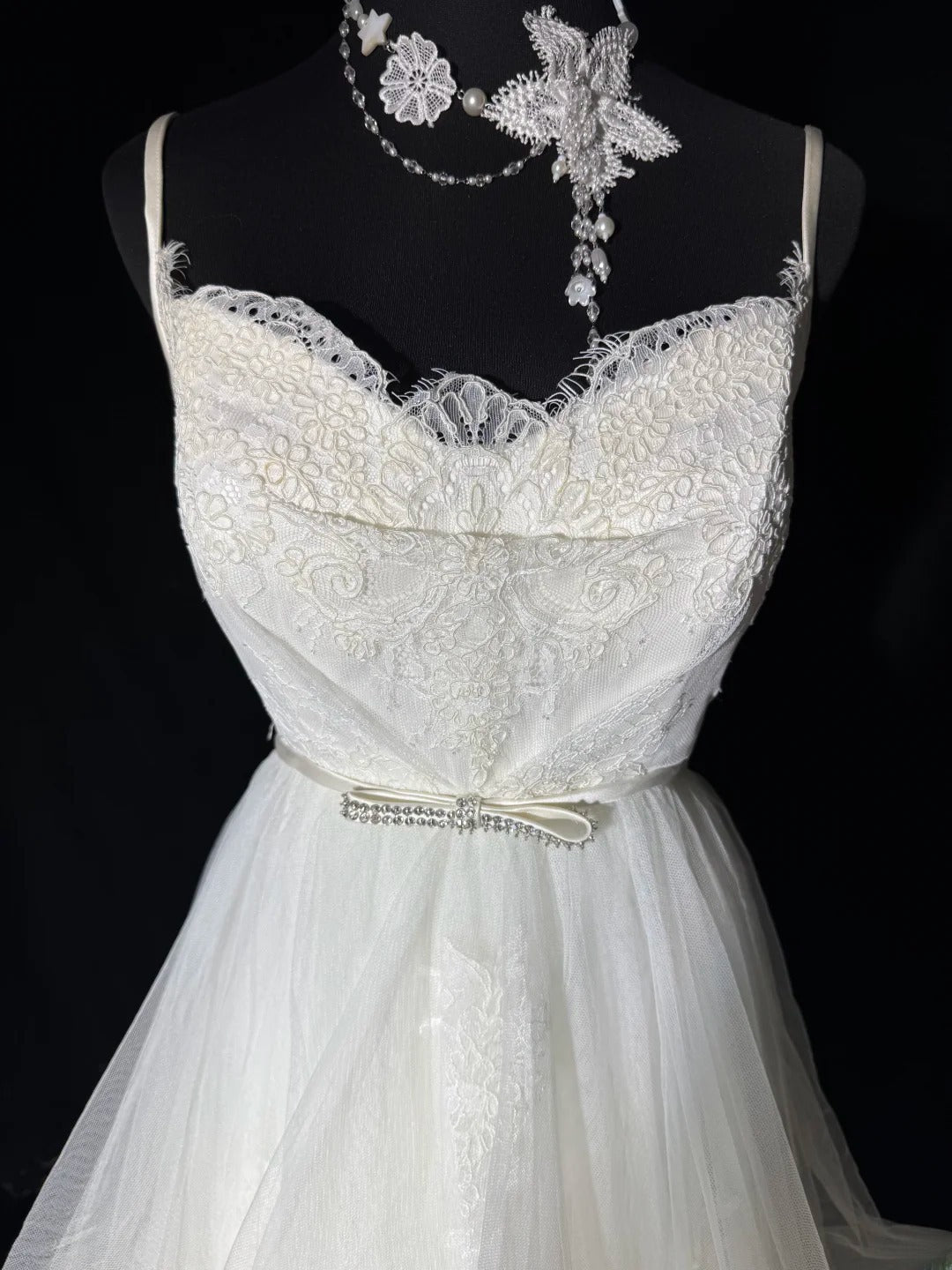 Ethereal Wedding Gowns Brautkleider Ballkleid Spaghettiträger für die Braut Tüll Weiß Brautkleid in Petite/Plus Size mit Spitze für Damen AS025