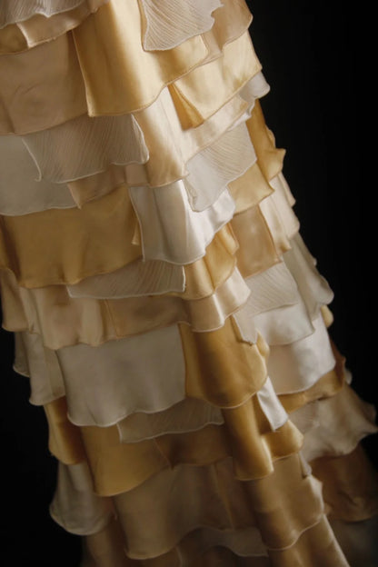 Robe de bal vintage années 90, coupe trapèze, dos nu, dorée à volants et perles, longue robe de soirée AS025