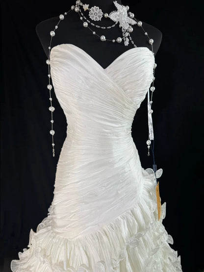 Zeitloses, trägerloses, ärmelloses Meerjungfrauen-Brautkleid mit Herzausschnitt, weißem Tüll, gestuften Falten und Perlen, langem Rock, figurbetontem Schnitt, Vintage-Stil der 1920er Jahre, AS026