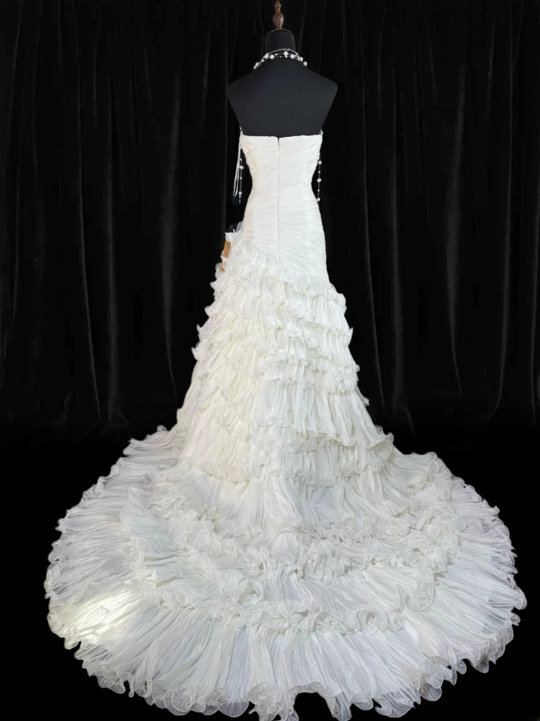Zeitloses, trägerloses, ärmelloses Meerjungfrauen-Brautkleid mit Herzausschnitt, weißem Tüll, gestuften Falten und Perlen, langem Rock, figurbetontem Schnitt, Vintage-Stil der 1920er Jahre, AS026