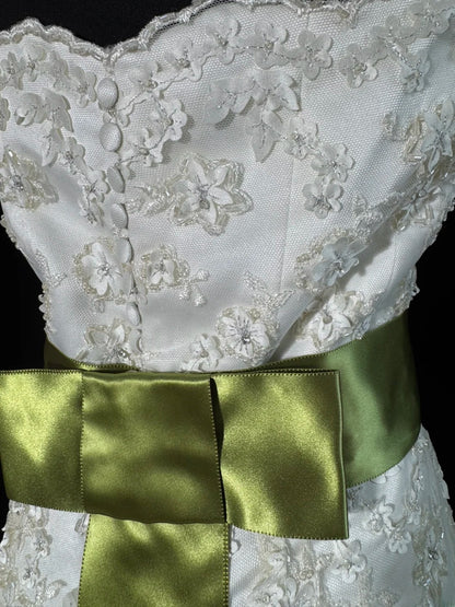 Zeitloses, ärmelloses, trägerloses Meerjungfrauen-Brautkleid aus weißer Spitze im Vintage-Stil der 1920er Jahre mit taillierter Passform AS027