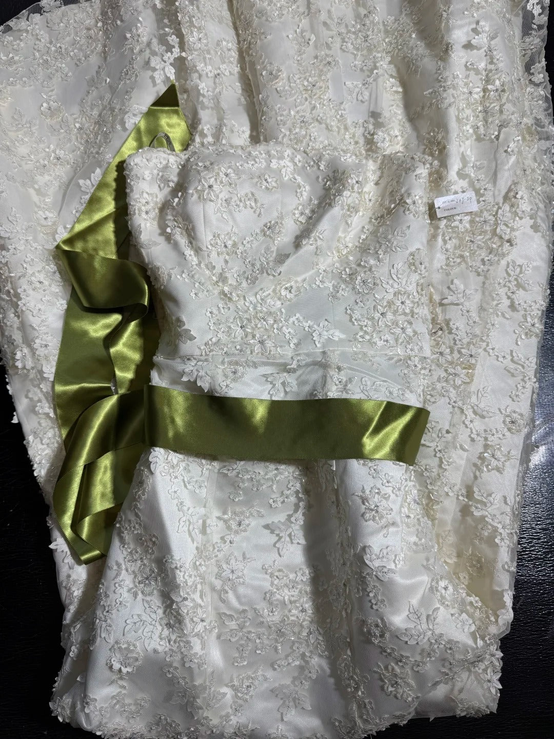 Zeitloses, ärmelloses, trägerloses Meerjungfrauen-Brautkleid aus weißer Spitze im Vintage-Stil der 1920er Jahre mit taillierter Passform AS027