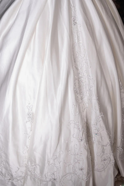 Vintage 80s Ball Gown Strapless Satin White With Appliqued Beading Brides Gown Bridal Dress Wedding Dresses RB8053