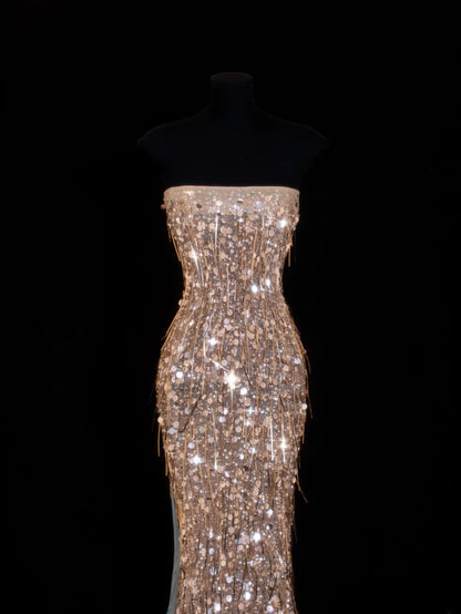 Preiswertes, paillettenbesetztes, trägerloses Meerjungfrauenkleid im Stil der 1950er Jahre in Champagner mit Perlenbesatz – ein beeindruckendes langes Abendkleid für Ball und Party (SA029).