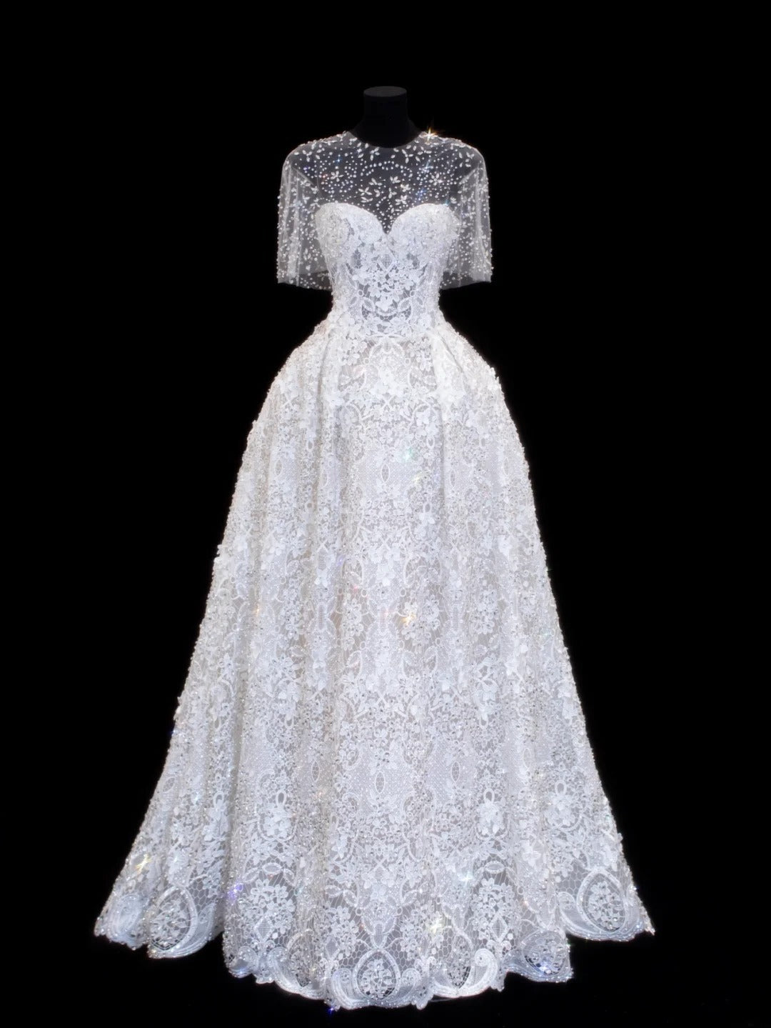Elegantes, schlichtes Brautkleid mit Herzausschnitt, Ärmeln und Cape, weiß, auch in kleinen/großen Größen erhältlich, SA030
