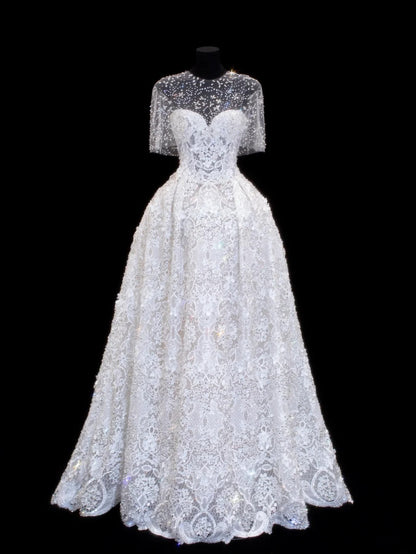 Elegantes, schlichtes Brautkleid mit Herzausschnitt, Ärmeln und Cape, weiß, auch in kleinen/großen Größen erhältlich, SA030