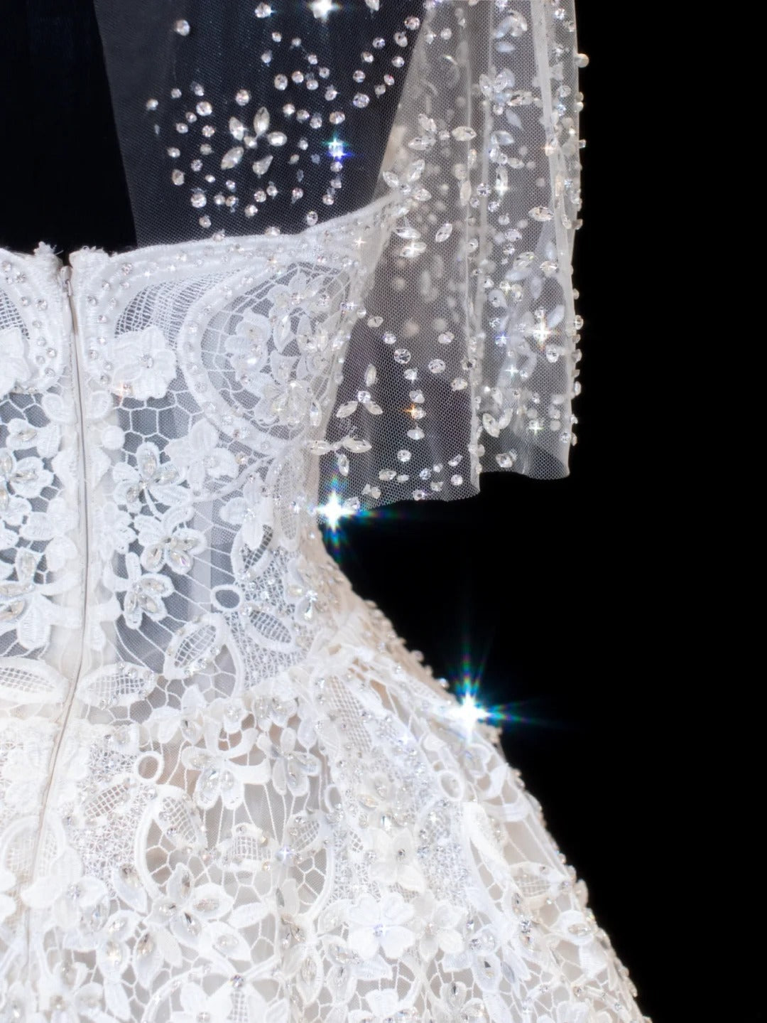 Elegantes, schlichtes Brautkleid mit Herzausschnitt, Ärmeln und Cape, weiß, auch in kleinen/großen Größen erhältlich, SA030