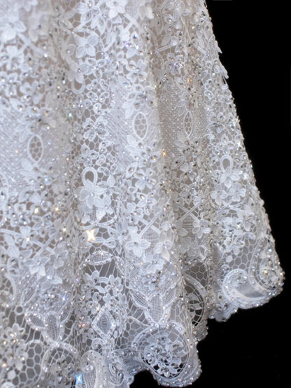 Elegantes, schlichtes Brautkleid mit Herzausschnitt, Ärmeln und Cape, weiß, auch in kleinen/großen Größen erhältlich, SA030