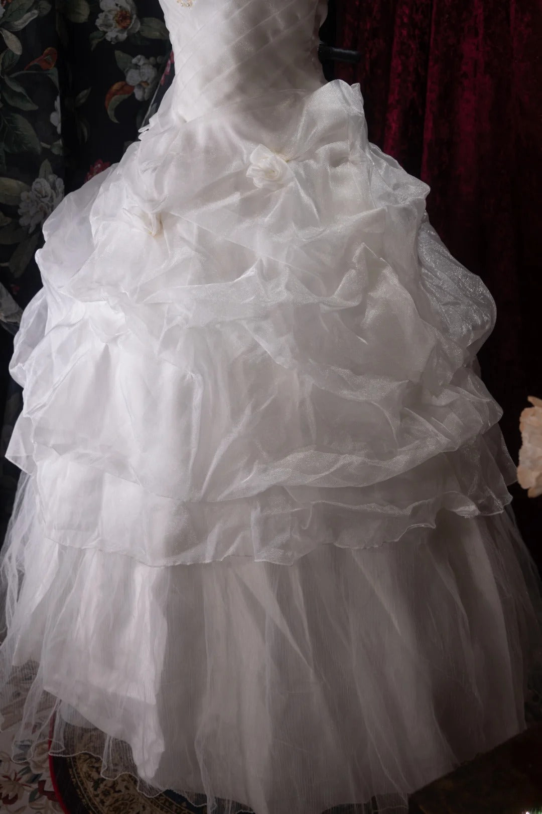 Sweet Ball Gown Strapless White Tulle With Gold Beading Long Quince Dress Quinceanera Dresses Formal Birthday Outfits RB8056