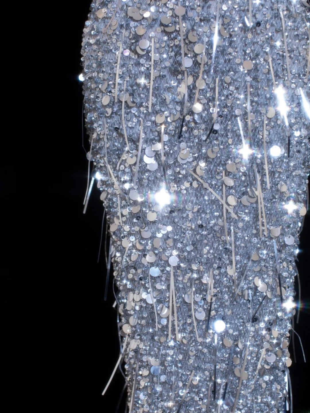 Preiswertes, paillettenbesetztes, formelles Meerjungfrauenkleid im Stil der 1950er Jahre mit V-Ausschnitt und Neckholder in Blau und Perlen – ein beeindruckendes langes Ballkleid oder Abendkleid für Partys und festliche Anlässe (SA031).