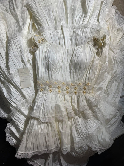 Robe de mariée vintage intemporelle pour femme, coupe trapèze, sans bretelles, en dentelle blanche à volants et satin, style années 1920, AS031