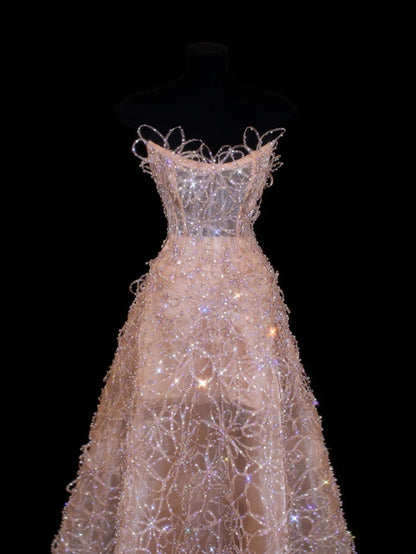 Elegantes, trägerloses Ballkleid in zartem Rosa mit Pailletten – ein stilvolles, langes Abendkleid für festliche Anlässe (SA032).