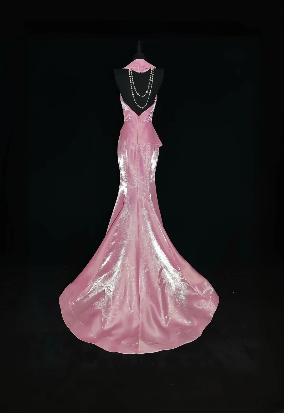 Robe de bal longue sans manches rose à col en V et dentelle dorée, style sirène vintage années 1950, idéale pour les soirées de fin d'études secondaires (AS033)