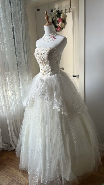 Langes trägerloses Sweet-16-Kleid in Weiß mit Spitzenapplikationen, Ballkleid, Geburtstagskleid für den 16. Geburtstag RC0403