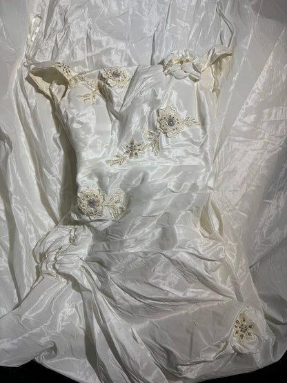 Einfaches Meerjungfrauen-Brautkleid im Vintage-Stil der 1920er Jahre mit schulterfreiem Ausschnitt, kurzen Ärmeln, weißer, gestufter Spitze, AS033