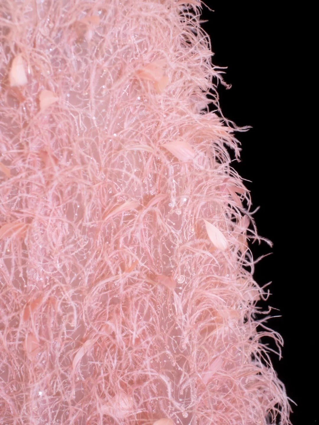 Robe de bal sobre et élégante, bustier en tulle rose orné de plumes, style raffiné, robe de soirée longue et sophistiquée SA033