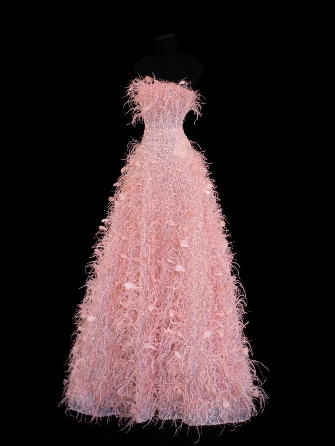 Robe de bal sobre et élégante, bustier en tulle rose orné de plumes, style raffiné, robe de soirée longue et sophistiquée SA033