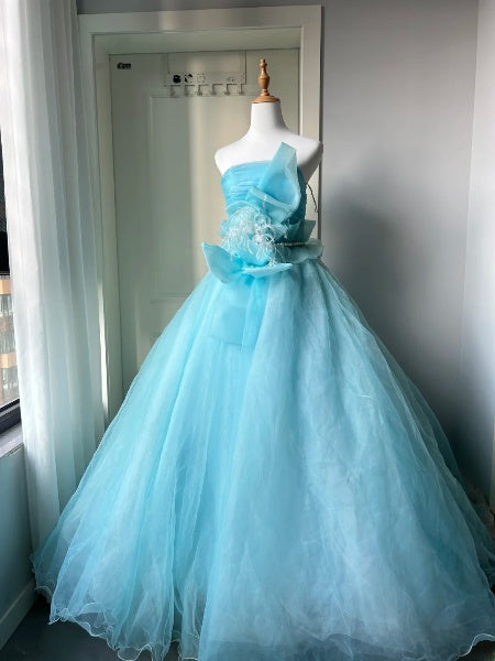Langes, trägerloses blaues Sweet-16-Kleid als Ballkleid mit Rüschen RC0404