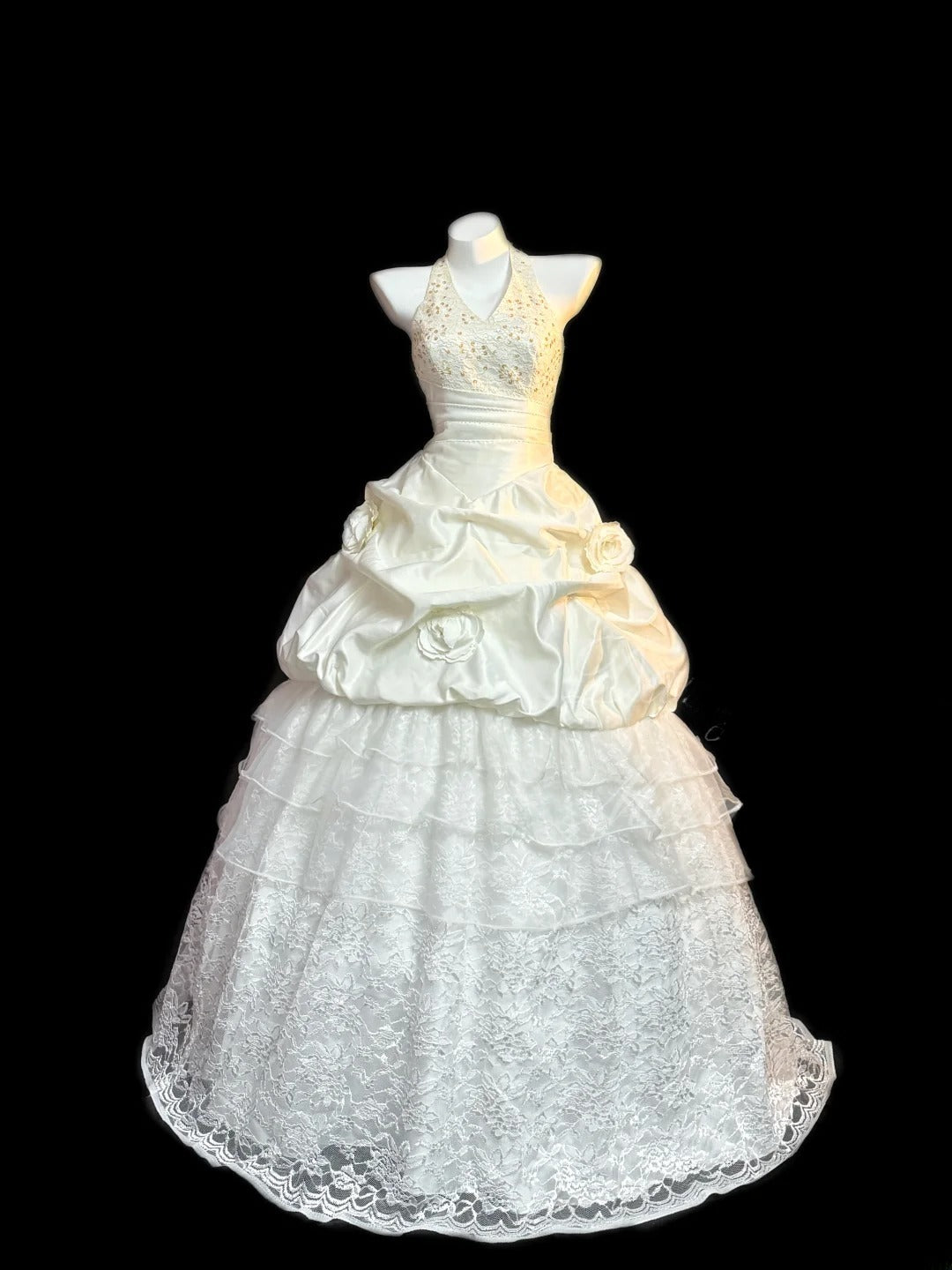 Vintage Ballkleider Neckholder Satin 3D Blumen Weiße Spitze mit Perlen Lange Brautkleider RB3440