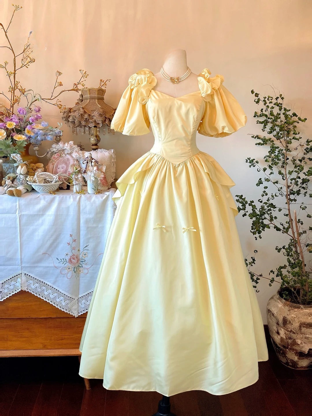 Vintage Prom Dresses Ball Gown Yellow Floor Length Evening Party Formal Outfits RB9029