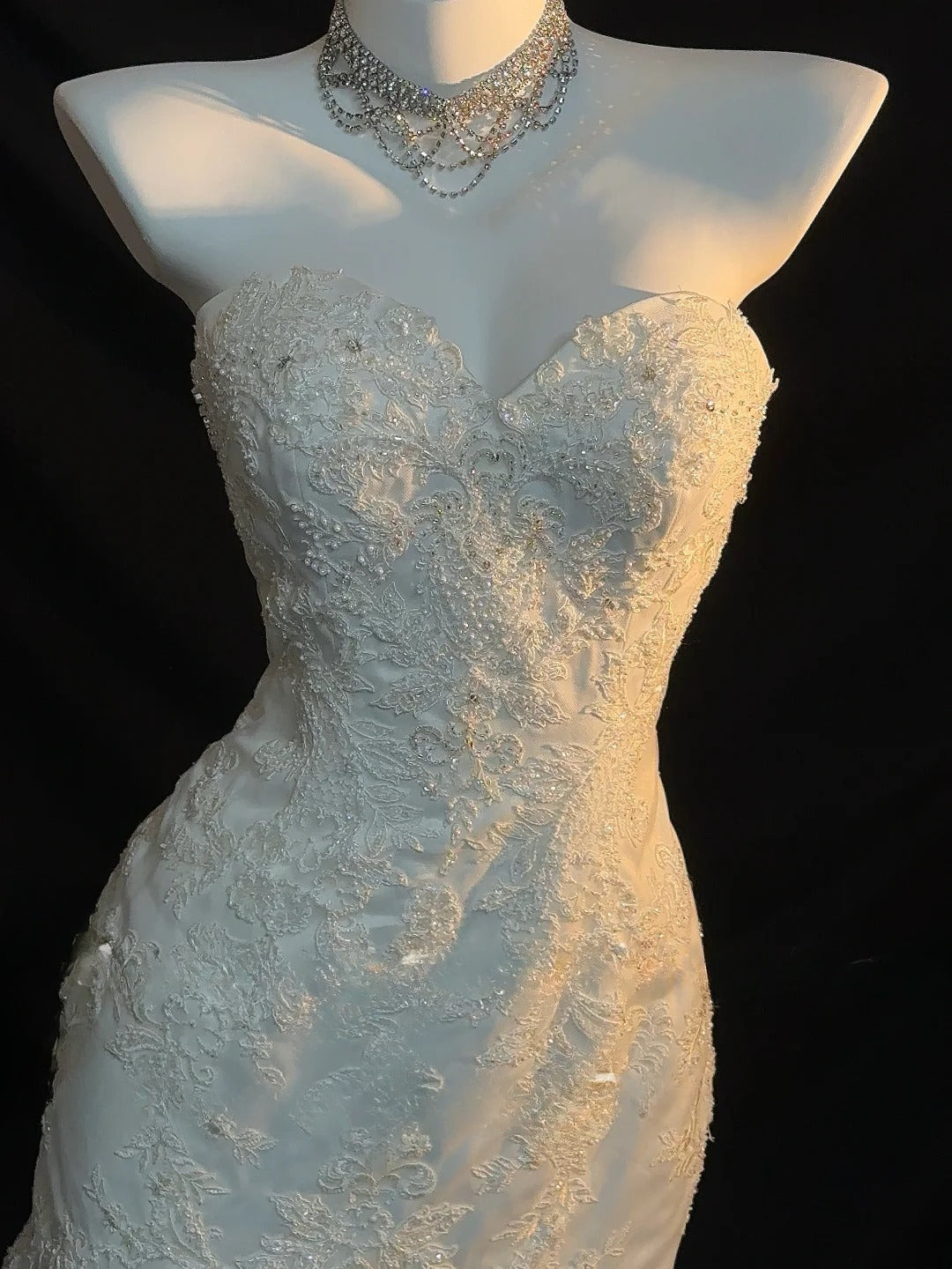 Robes de mariée longues en dentelle blanche sans manches col cœur sirène vintage RB3441