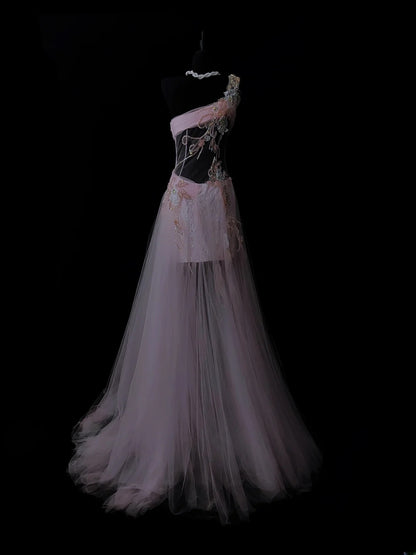 Robe de soirée modeste en tulle lilas poudré à une épaule, coupe trapèze, avec application d'appliqués, idéale pour les lycéennes et les jeunes filles en fin d'année (AS035).