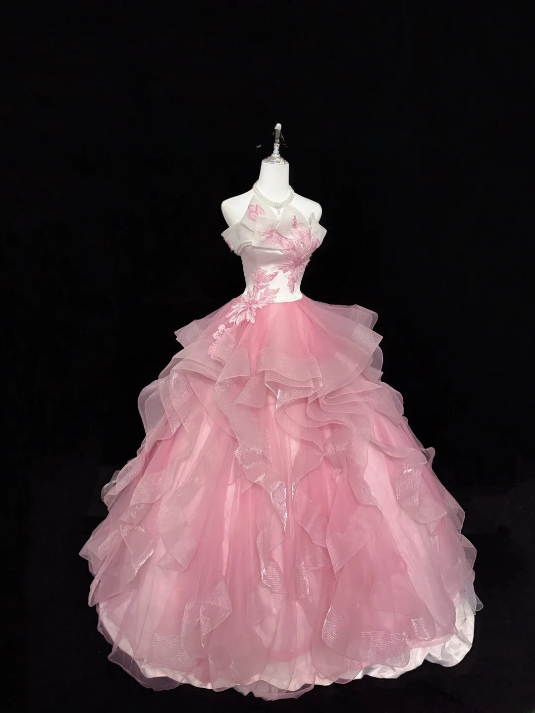 Fairy-tale Ball Gown Strapless Pink With Tiered Layers Lace Quince Dress Voluminous Sweet 16 Sweet Sixteen Outfits Vestido de RB7407