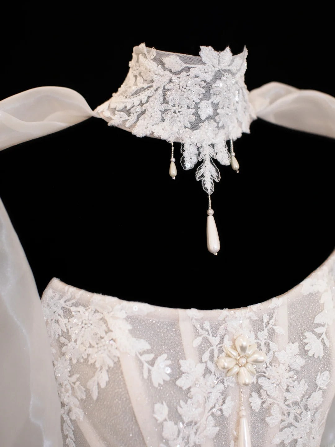 Elegantes, schlichtes Brautkleid im Meerjungfrauenstil mit Ärmeln und Cape, weiß, auch in kleinen/großen Größen erhältlich, Modell SA037