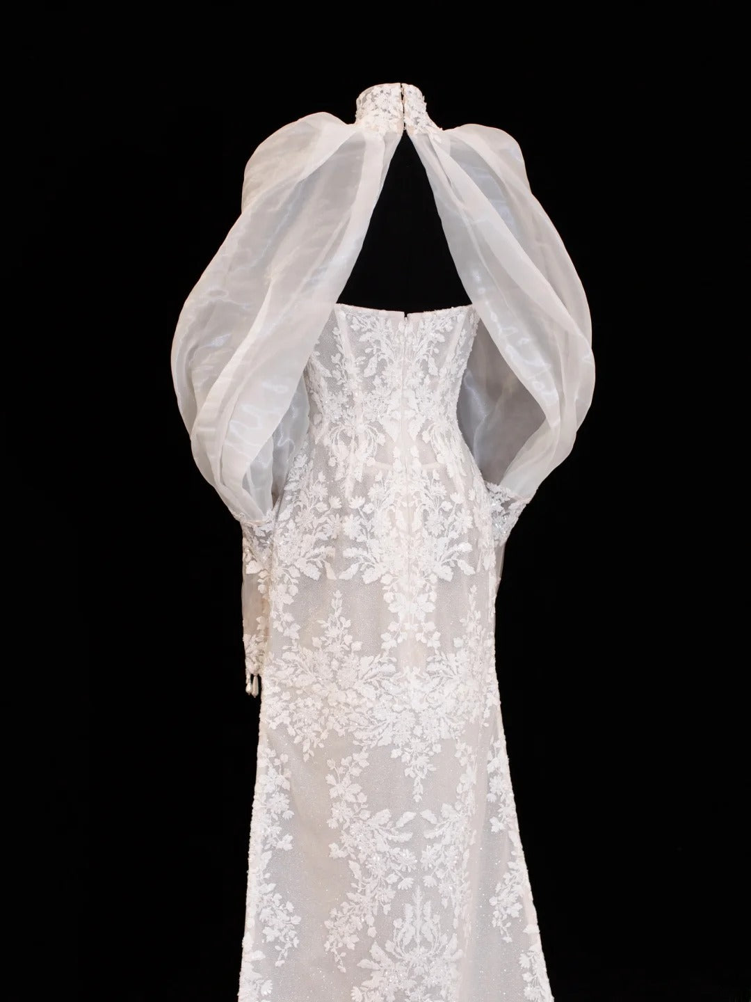 Elegantes, schlichtes Brautkleid im Meerjungfrauenstil mit Ärmeln und Cape, weiß, auch in kleinen/großen Größen erhältlich, Modell SA037