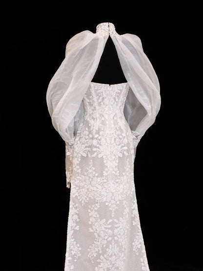 Elegantes, schlichtes Brautkleid im Meerjungfrauenstil mit Ärmeln und Cape, weiß, auch in kleinen/großen Größen erhältlich, Modell SA037
