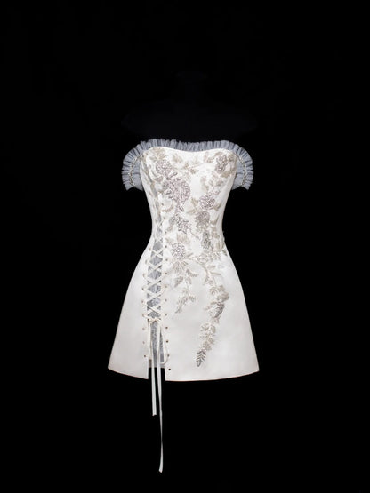 Robe de soirée courte blanche coupe trapèze, idéale pour un 16e anniversaire, un bal de promo ou un cocktail (SA038)