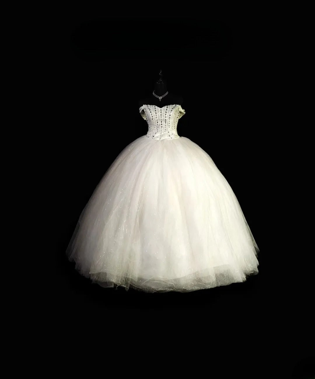 Modest Ball Gown Off The Shoulder White Quinceañera Dress Moda 2000 Long 15 Quinceanera Dresses Ideas Sweet 16 Outfits RB6931