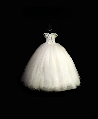 Modest Ball Gown Off The Shoulder White Quinceañera Dress Moda 2000 Long 15 Quinceanera Dresses Ideas Sweet 16 Outfits RB6931