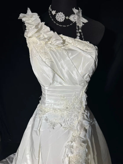Damen-Ballkleid, schulterfrei, weiß, mit gestuftem Satin-Spitzenrock, lang, figurbetont, im Vintage-Stil der 70er Jahre, AS039
