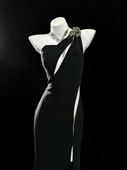 Robe fourreau noire asymétrique sans manches avec fente, longue, idéale pour un bal de promo, une sortie au lycée ou un 21e anniversaire (AS040)
