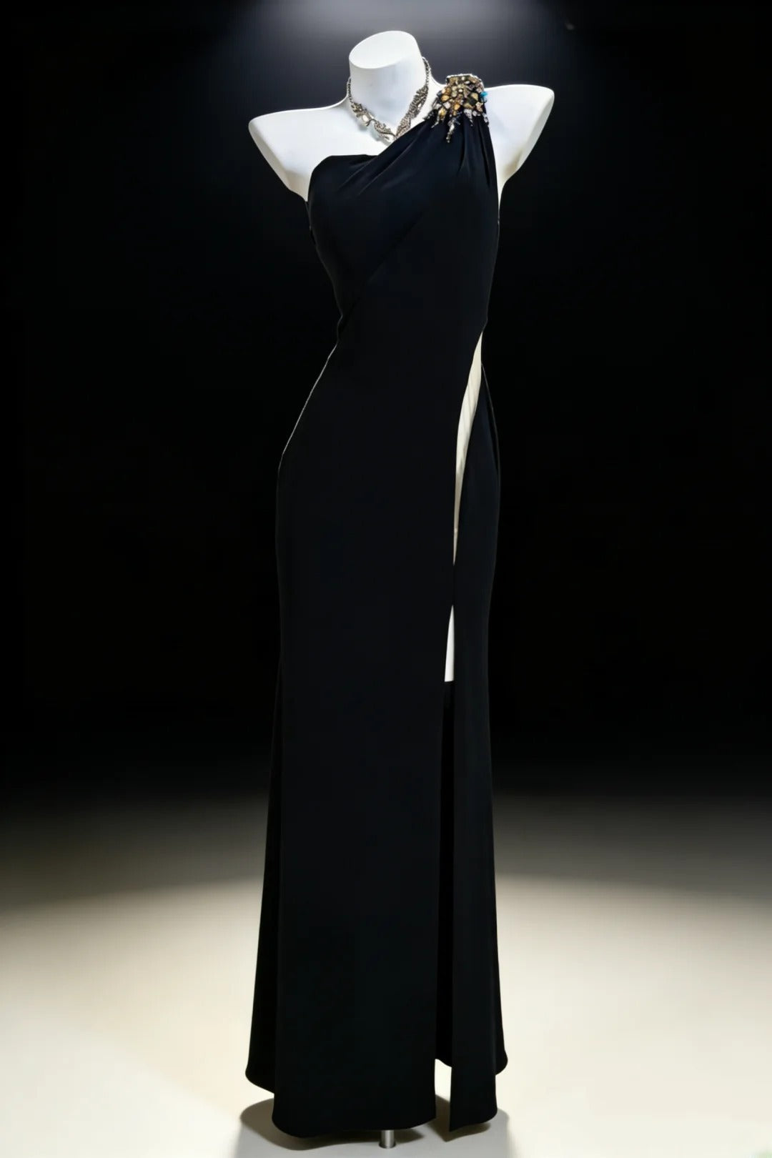 Robe fourreau noire asymétrique sans manches avec fente, longue, idéale pour un bal de promo, une sortie au lycée ou un 21e anniversaire (AS040)