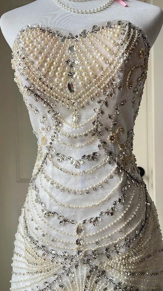 Prinzessinnen-Brautkleid Meerjungfrau-Schnitt herzförmiger Ausschnitt Weiß mit silbernen Perlen für den großen Tag RC0410