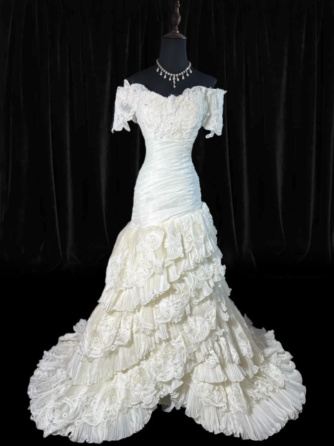 Boho-Meerjungfrauenkleid mit schulterfreiem Ausschnitt, kurzen Ärmeln, weißer, gestufter Spitze, langem Vintage-Schnitt, tailliert, im Stil der 1920er Jahre, AS041