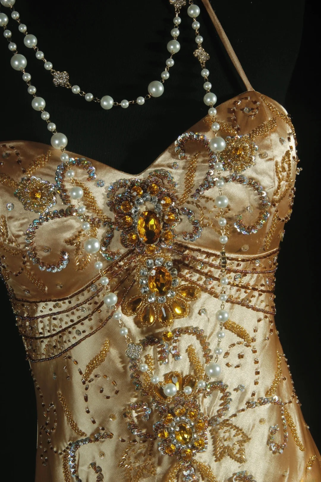 Vintage-Abendkleider im Stil der 90er Jahre, formell, Meerjungfrau, Neckholder, goldener Seidensatin mit Perlenstickerei, lange Partykleider, Ballkleider AS043