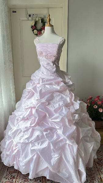 Quinceanera-Kleid für den 15. Geburtstag, Ballkleid, Spaghettiträger, rosa Satin mit Falten, langes Kleid zum 15. Geburtstag RC0413