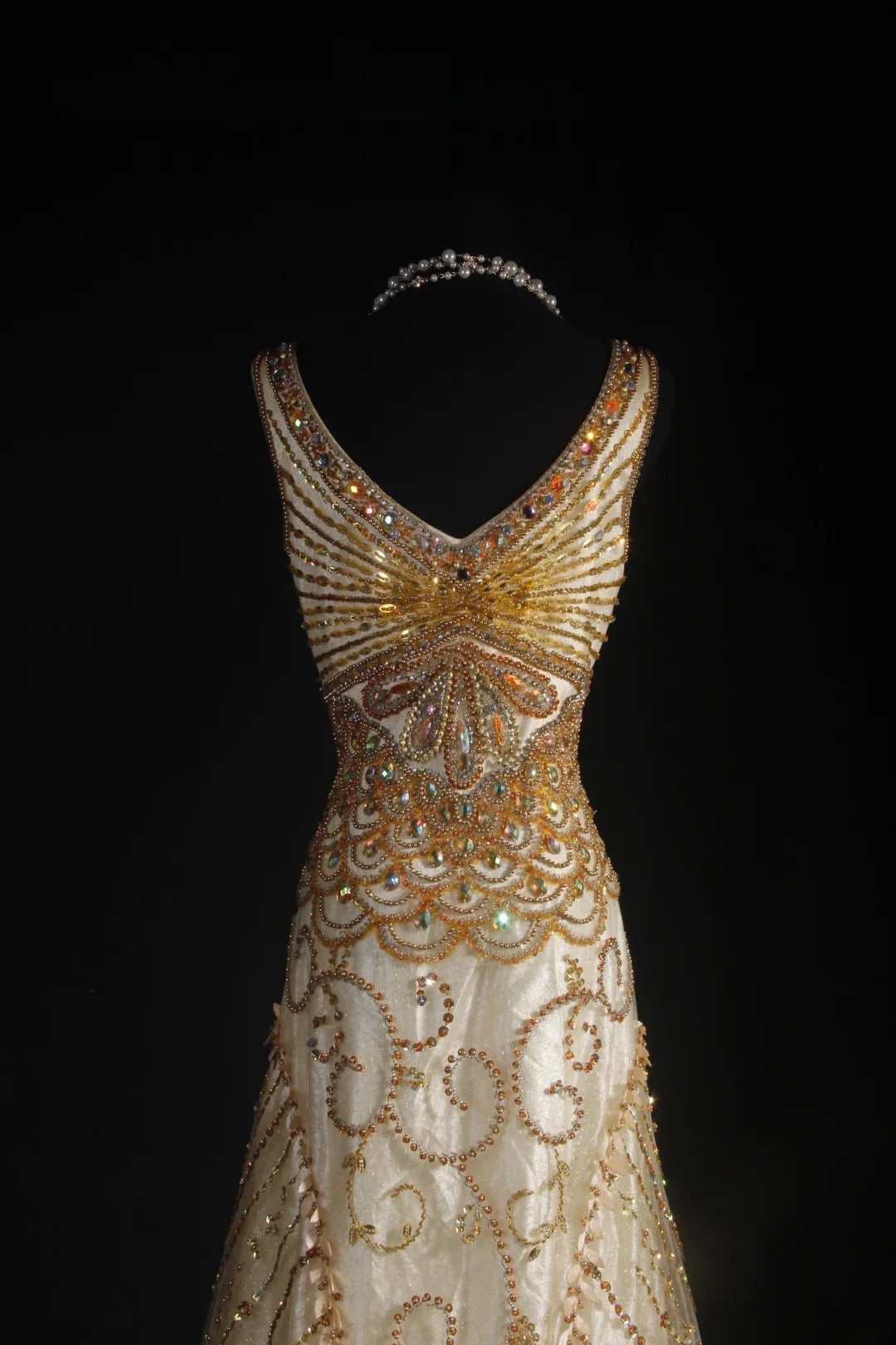 Vintage-Abendkleider im 90er-Jahre-Stil, formell, Meerjungfrauen-Stil, V-Ausschnitt, Tüll, Gold mit Perlenstickerei, lange Partykleider, Ballkleider AS044