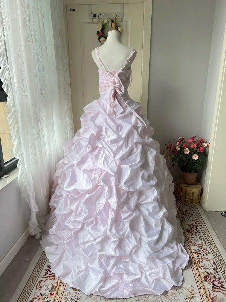 Quinceanera-Kleid für den 15. Geburtstag, Ballkleid, Spaghettiträger, rosa Satin mit Falten, langes Kleid zum 15. Geburtstag RC0413